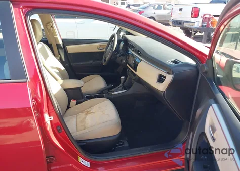 2015 Toyota Corolla Le Plus z USA, uszkodzony, nr VIN 5YFBURHE4FP347640